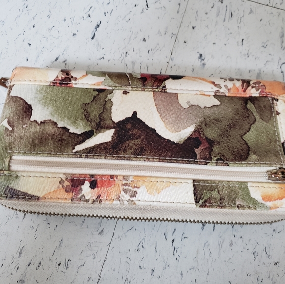 Guess Purse and Wallet - Picture 6 of 7